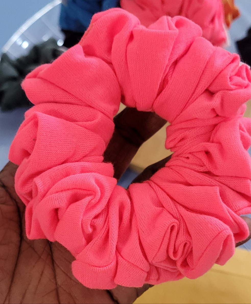 Medium Scrunchies (pink)