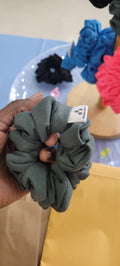 Medium Scrunchies (green)